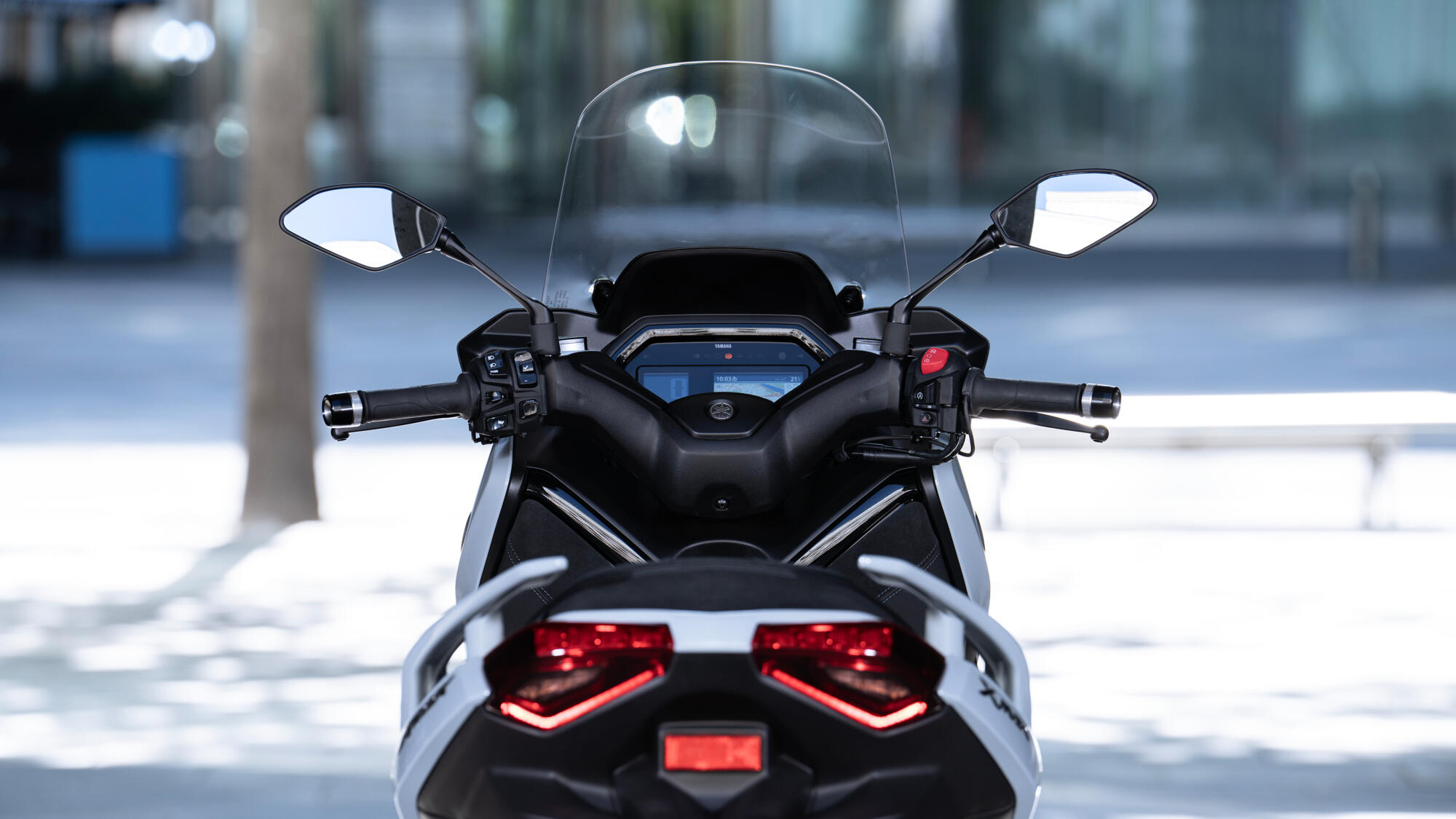 Yamaha XMAX 300 Tech Max+ stad | MotorCentrumWest