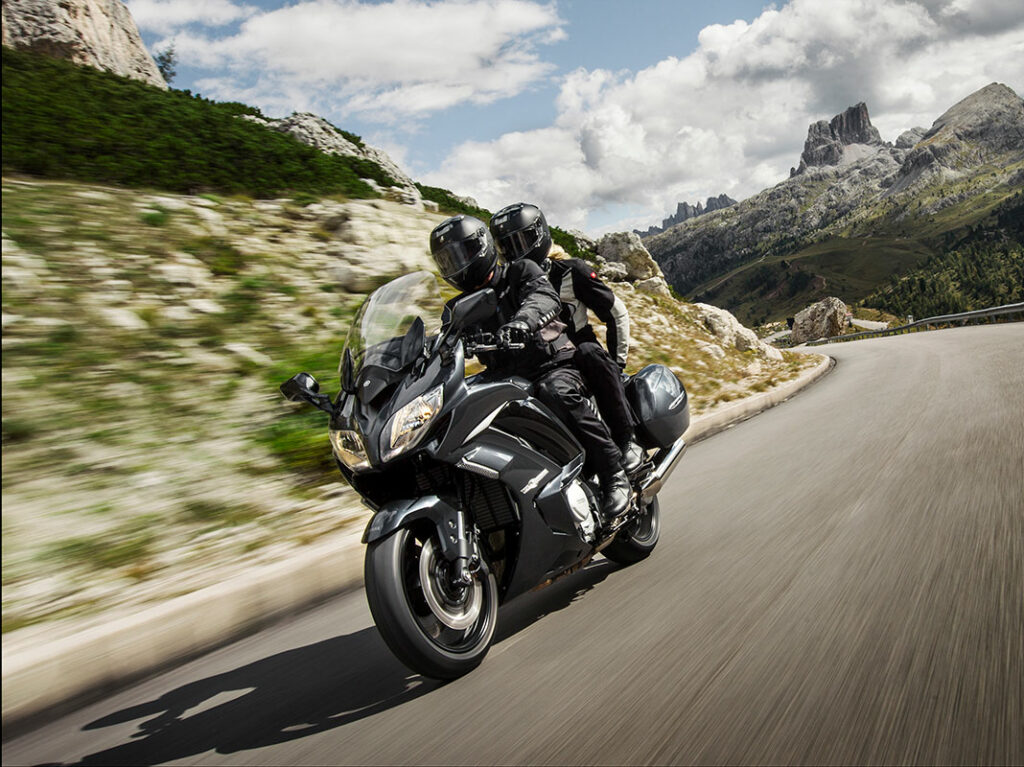 Alles voor je motor bij MotorCentrumWest