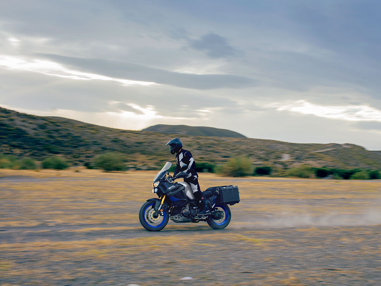Yamaha adventure motor op onverhard terrein