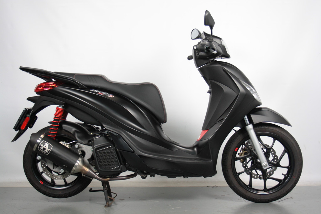 Piaggio MEDLEY 125 Piaggio Medley 125 2022 – Stijlvolle stadscooter met s Occasion | MotorCentrumWest