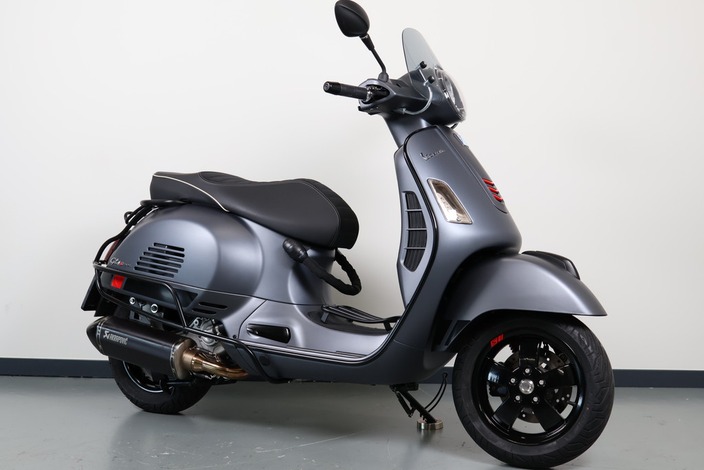Vespa GTS 300 Super Occasion | MotorCentrumWest